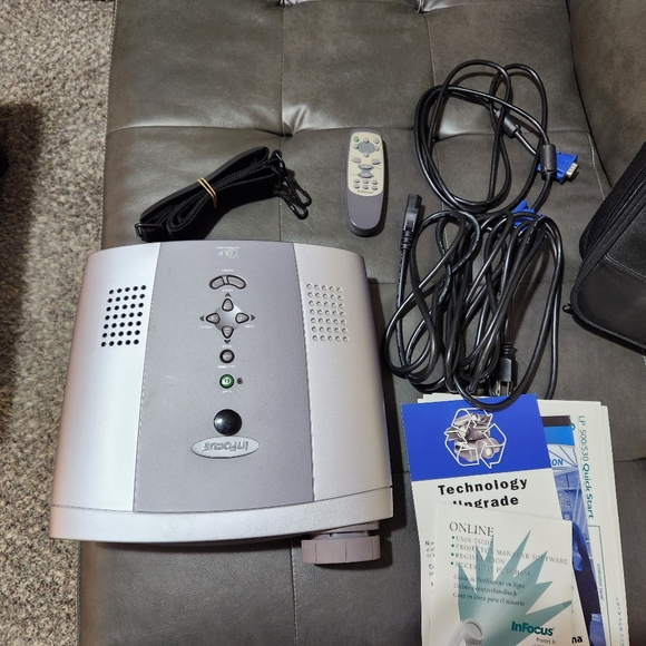 InFocus LP 500 Projector - Picture 7 of 7